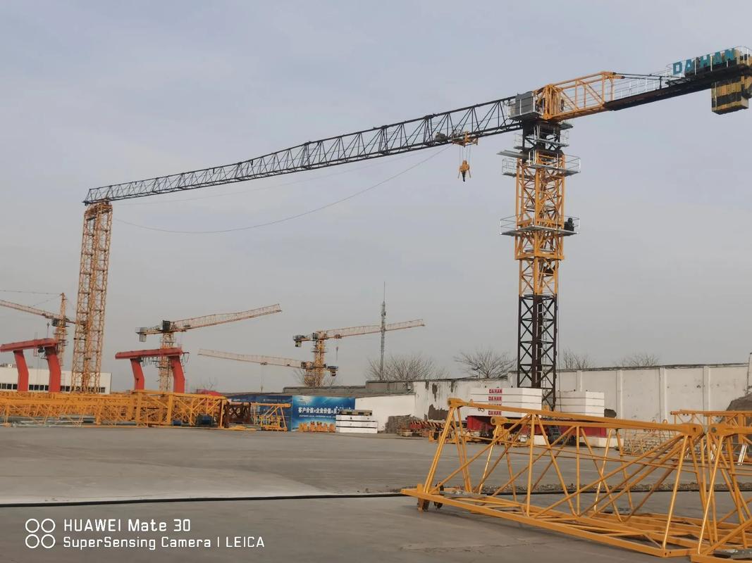 現(xiàn)推出平頭6012,平頭6103一車裝大漢科技#塔機租賃