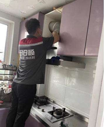 月圓情意濃 日日順居家場景解決方案，用絲絲關懷化解節假之憂——記冰箱維修團隊的暖心舊記中秋假期服務“事